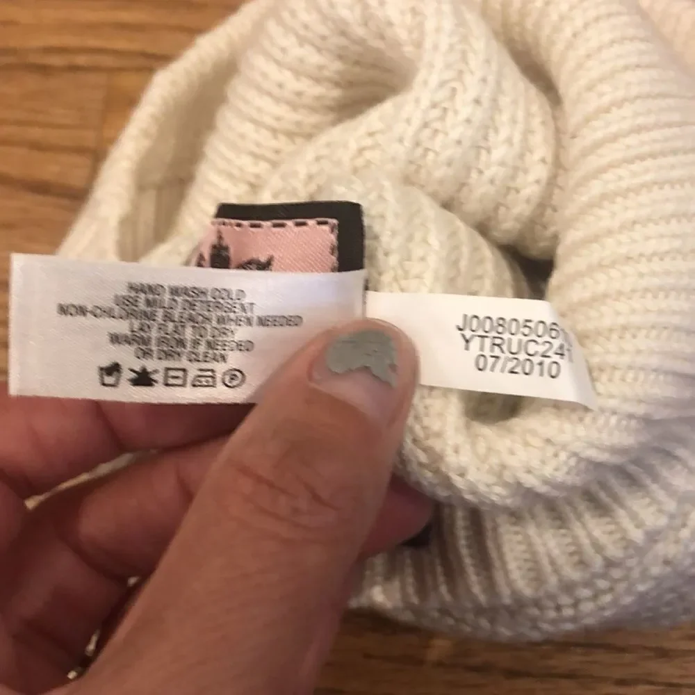 Nwt Juicy Couture off white baby beanie